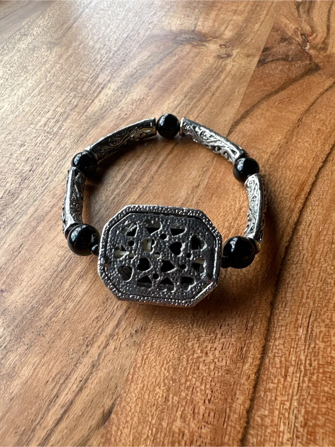 Onyx & Silver Bracelet image indicator(2)