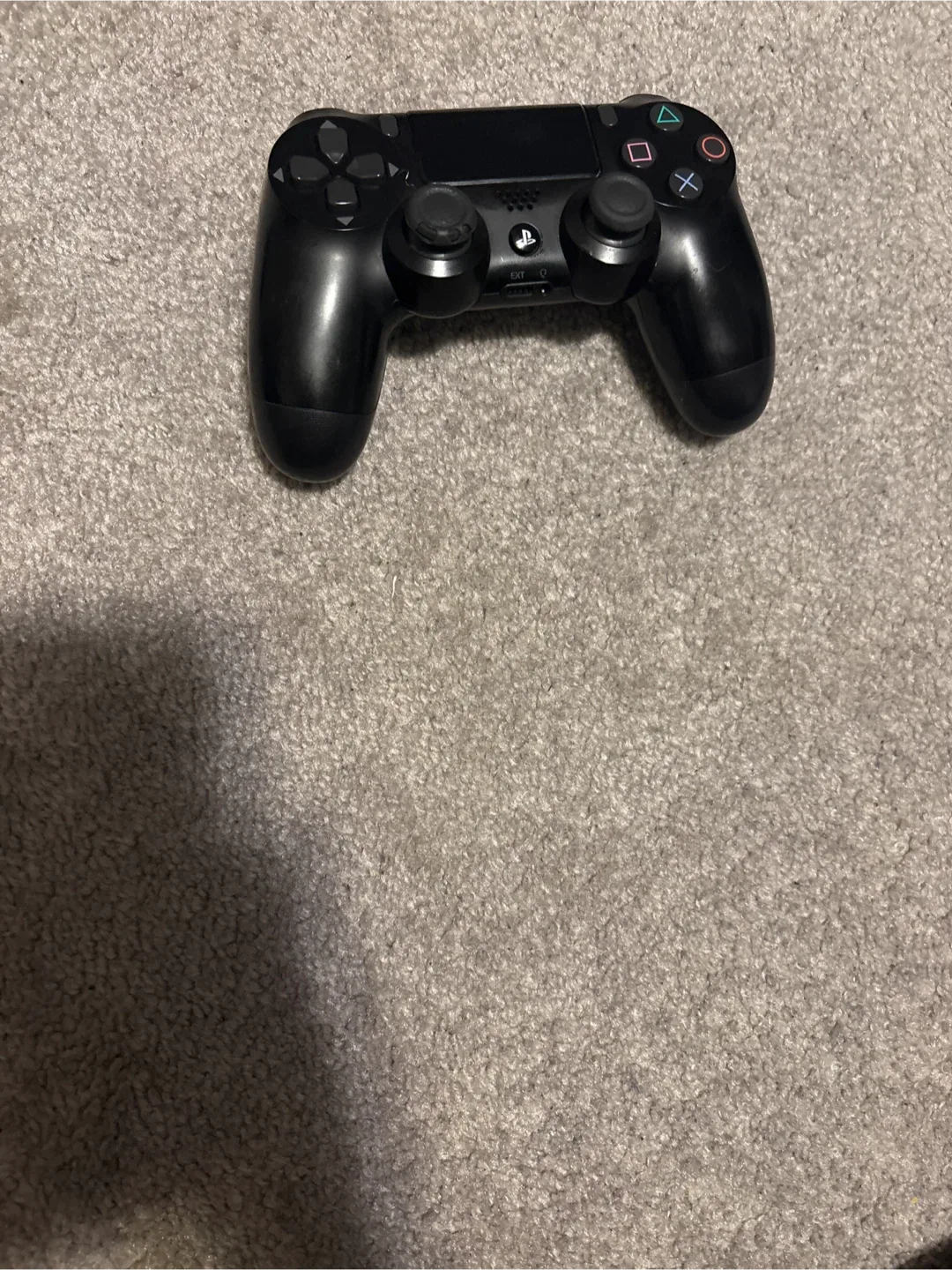 PlayStation 4  video game console with Controller & games image indicator(3)