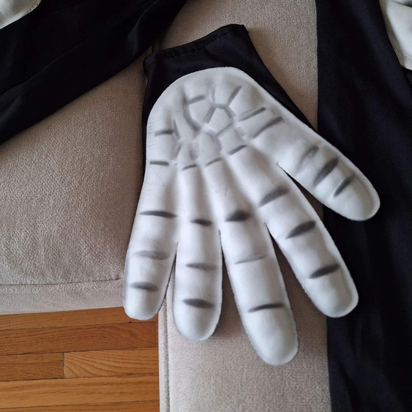 Skeleton Costume - Kids Size image indicator(4)