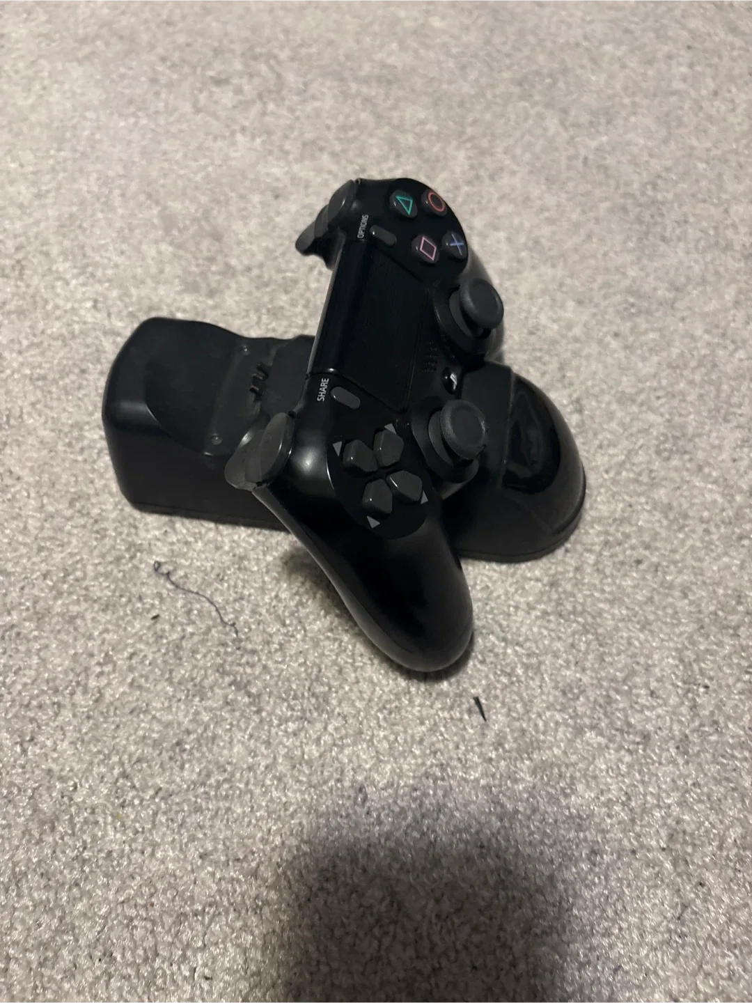 PlayStation 4  video game console with Controller & games image indicator(4)