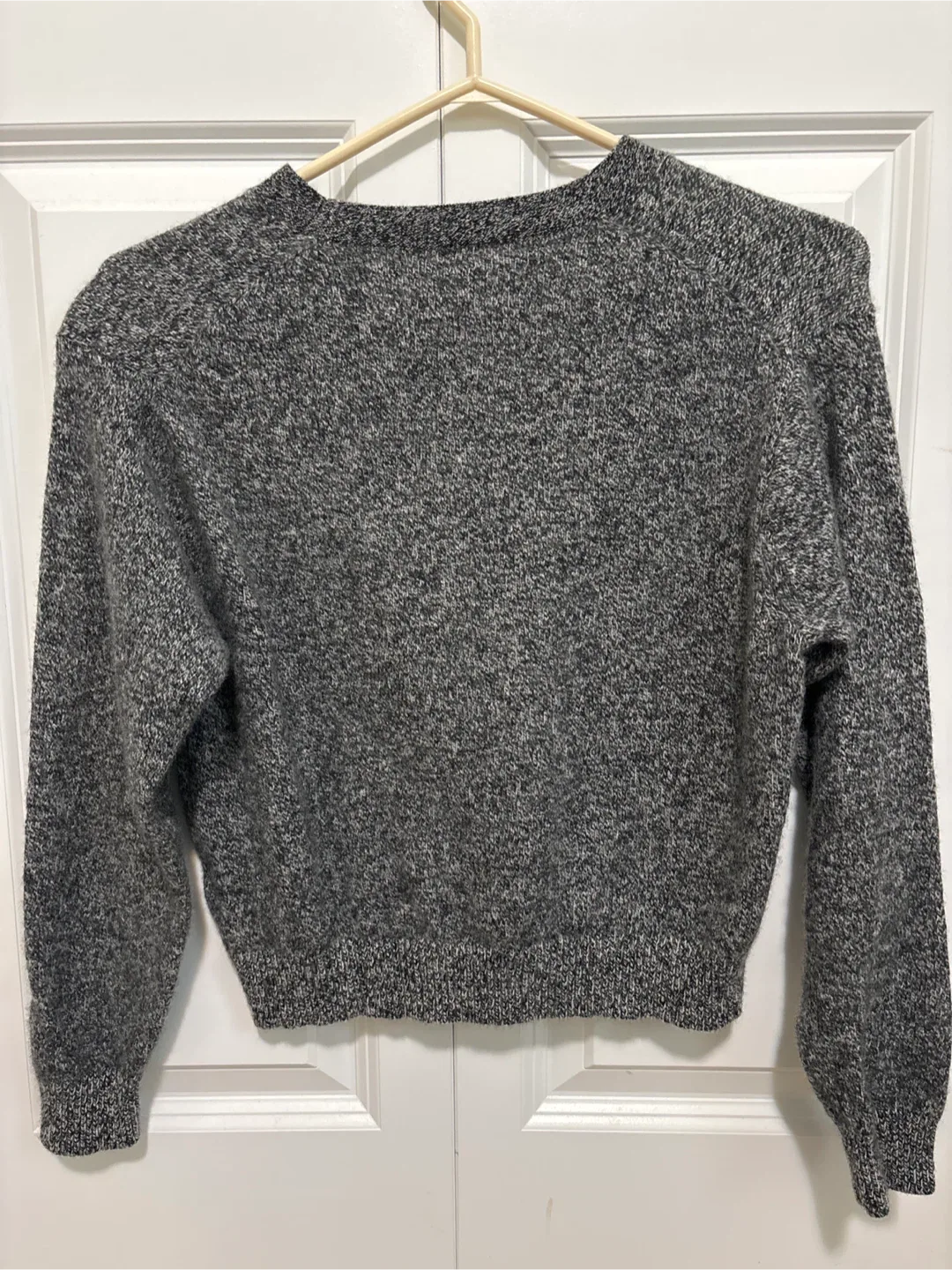 Uniqlo Grey Wool Blend Sweater - Size S image indicator(2)