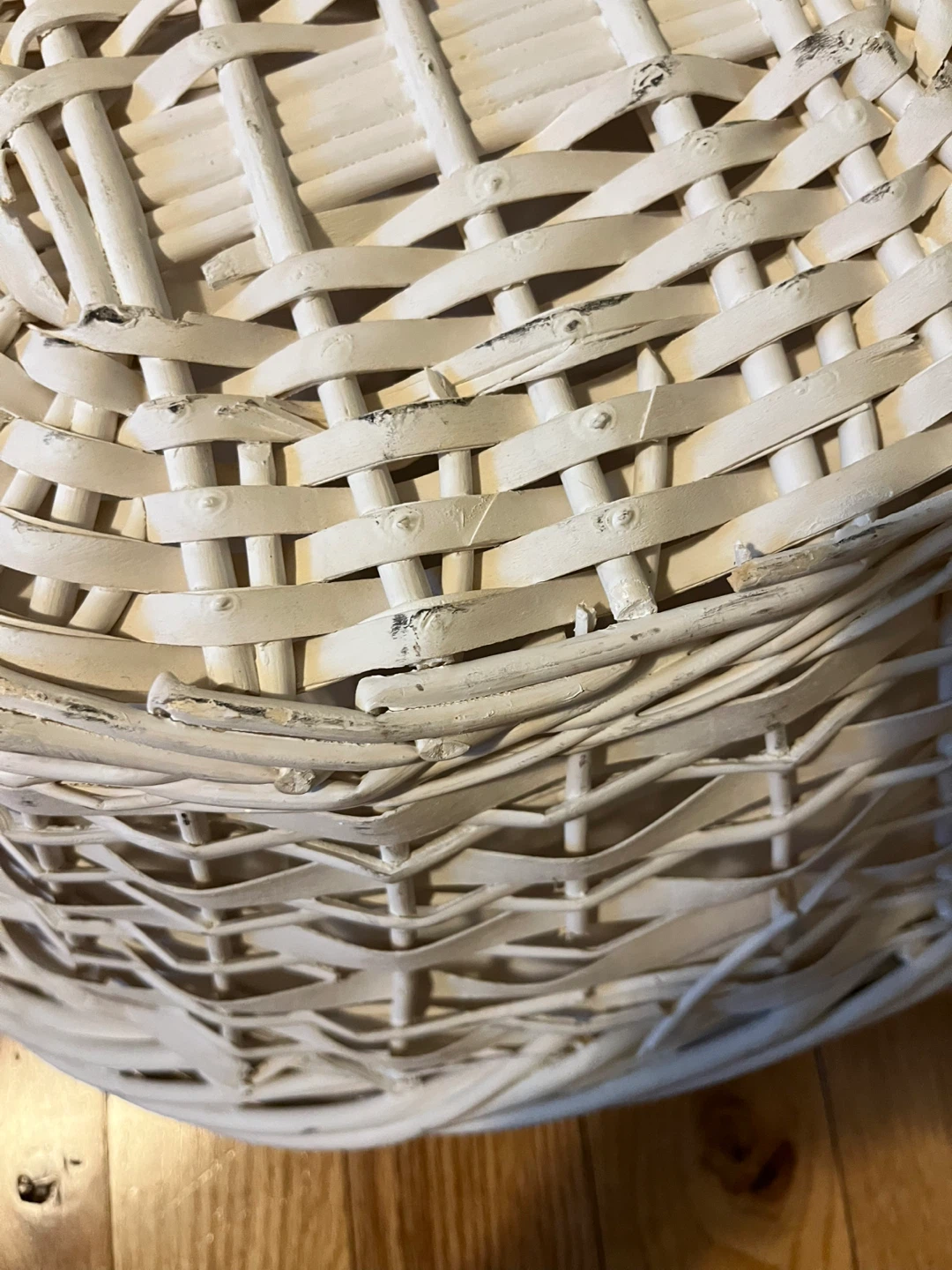 White Wicker Basket with Liner - photo 5
