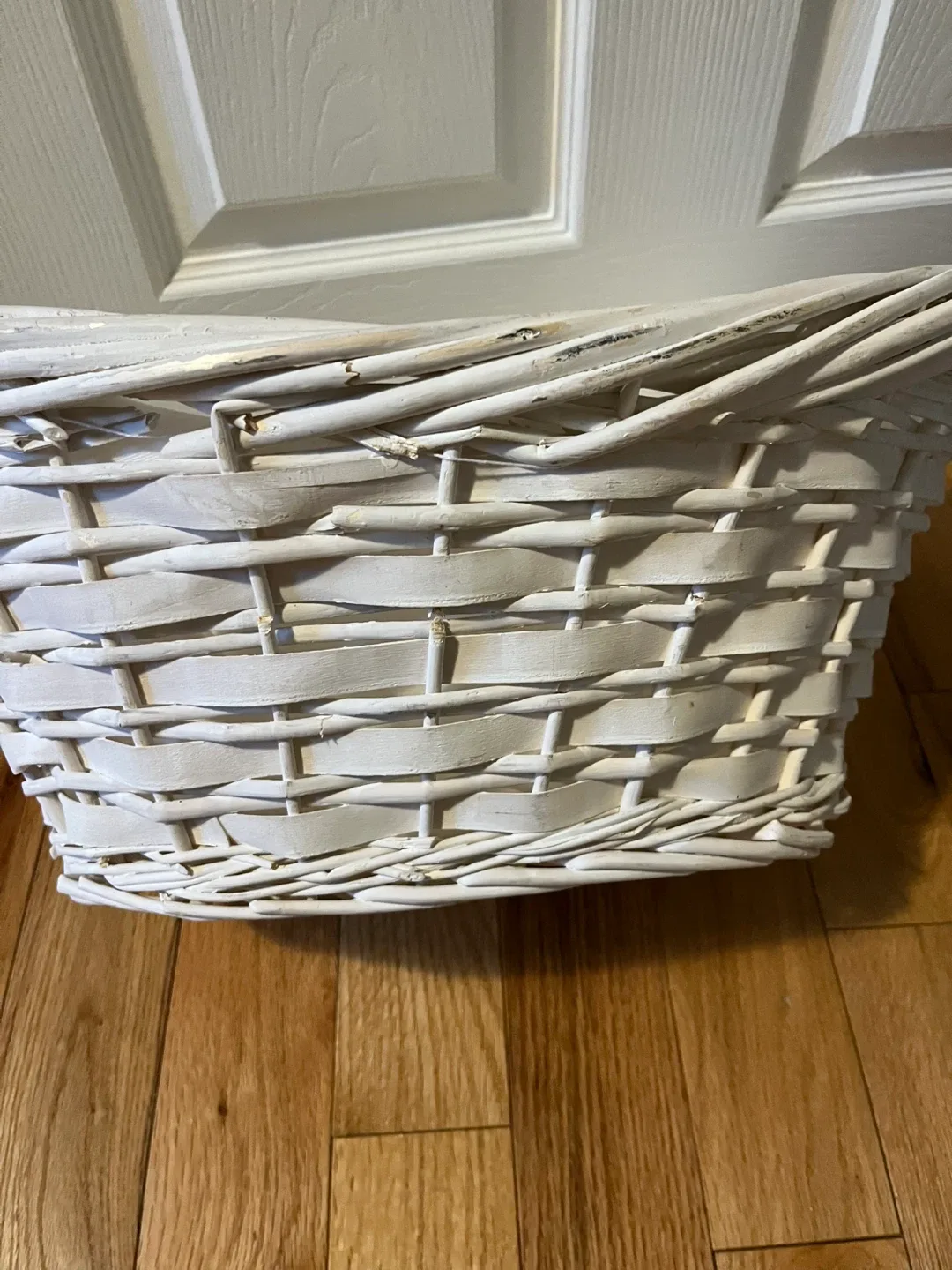 White Wicker Basket with Liner image indicator(4)