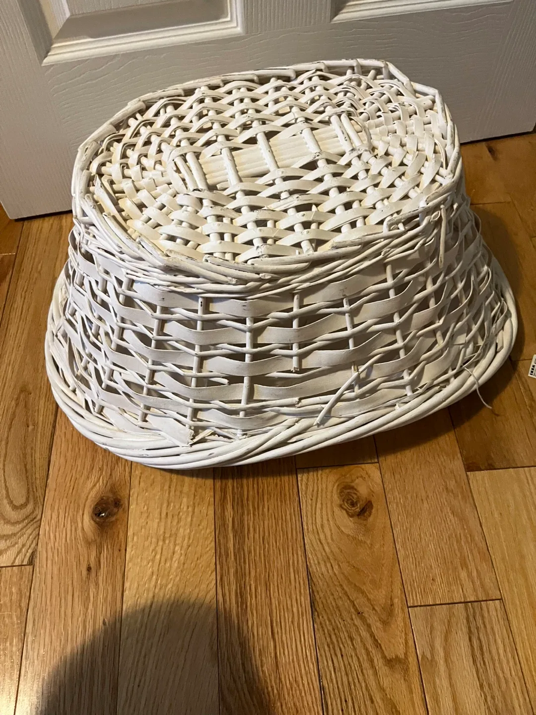 White Wicker Basket with Liner image indicator(3)