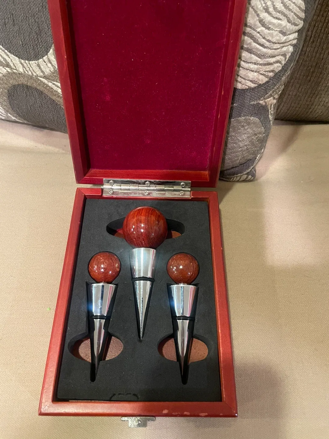 Wine Stoppers Set with Wooden Box thumbnail