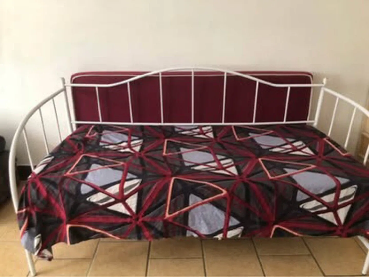 White Metal Daybed Frame image indicator(3)