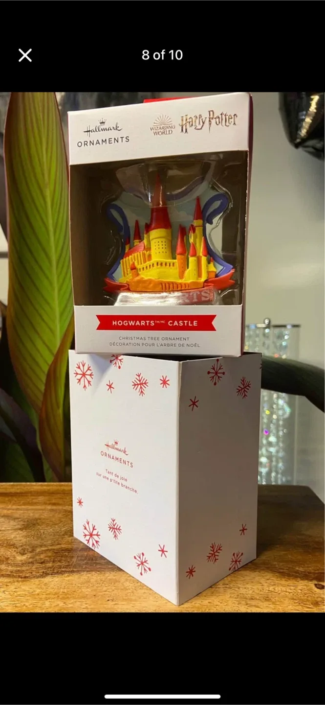 NEW: Hallmark Harry Potter Hogwarts Castle Ornament - New image indicator(7)