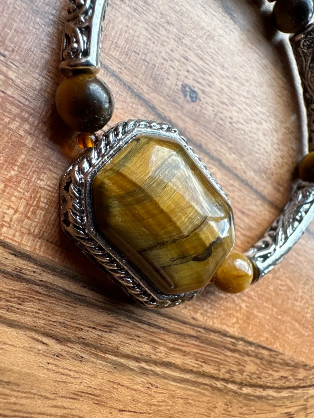 Tiger Eye Stone Bracelet image indicator(3)