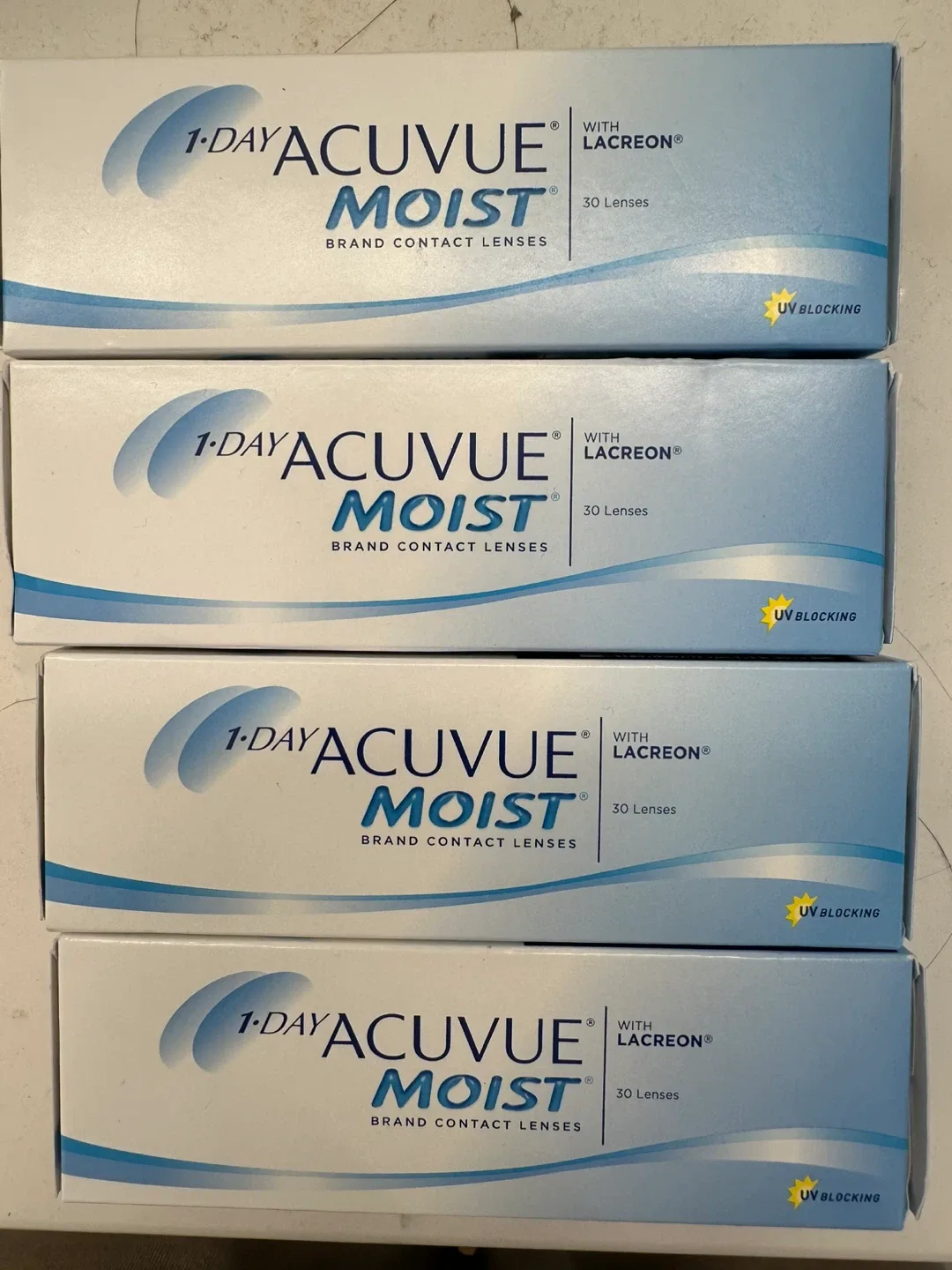 Acuvue Moist Daily Contact Lenses (-3.00) image indicator(2)