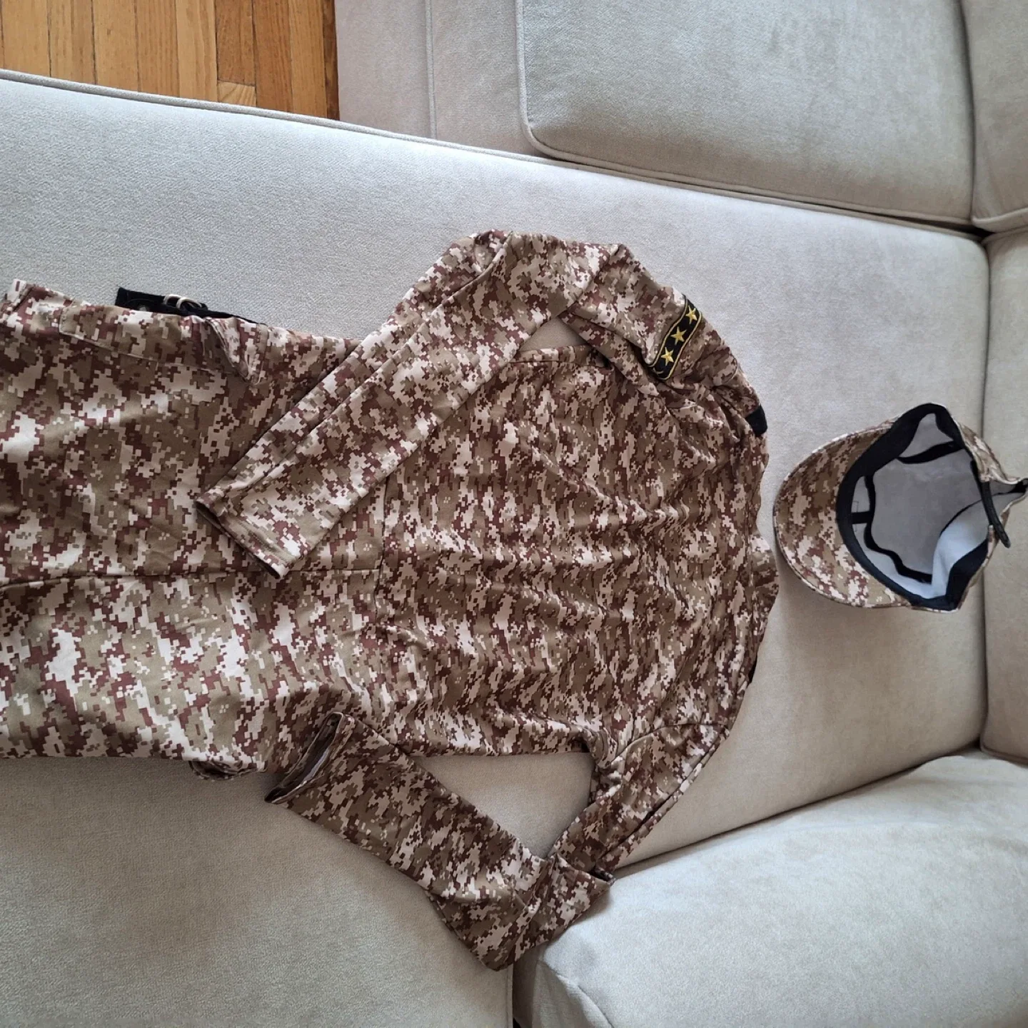 Spirit Halloween Costume - Camouflage image indicator(6)