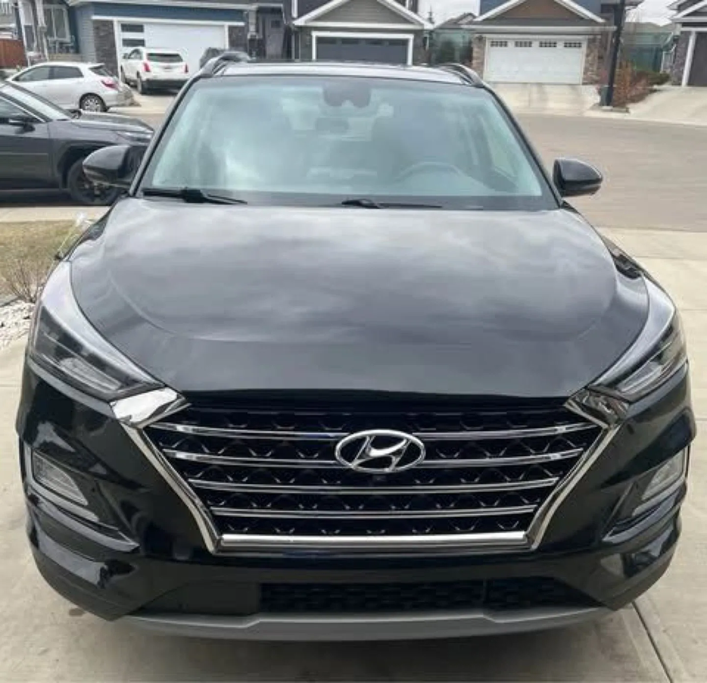 Hyundai Tucson - Black SUV