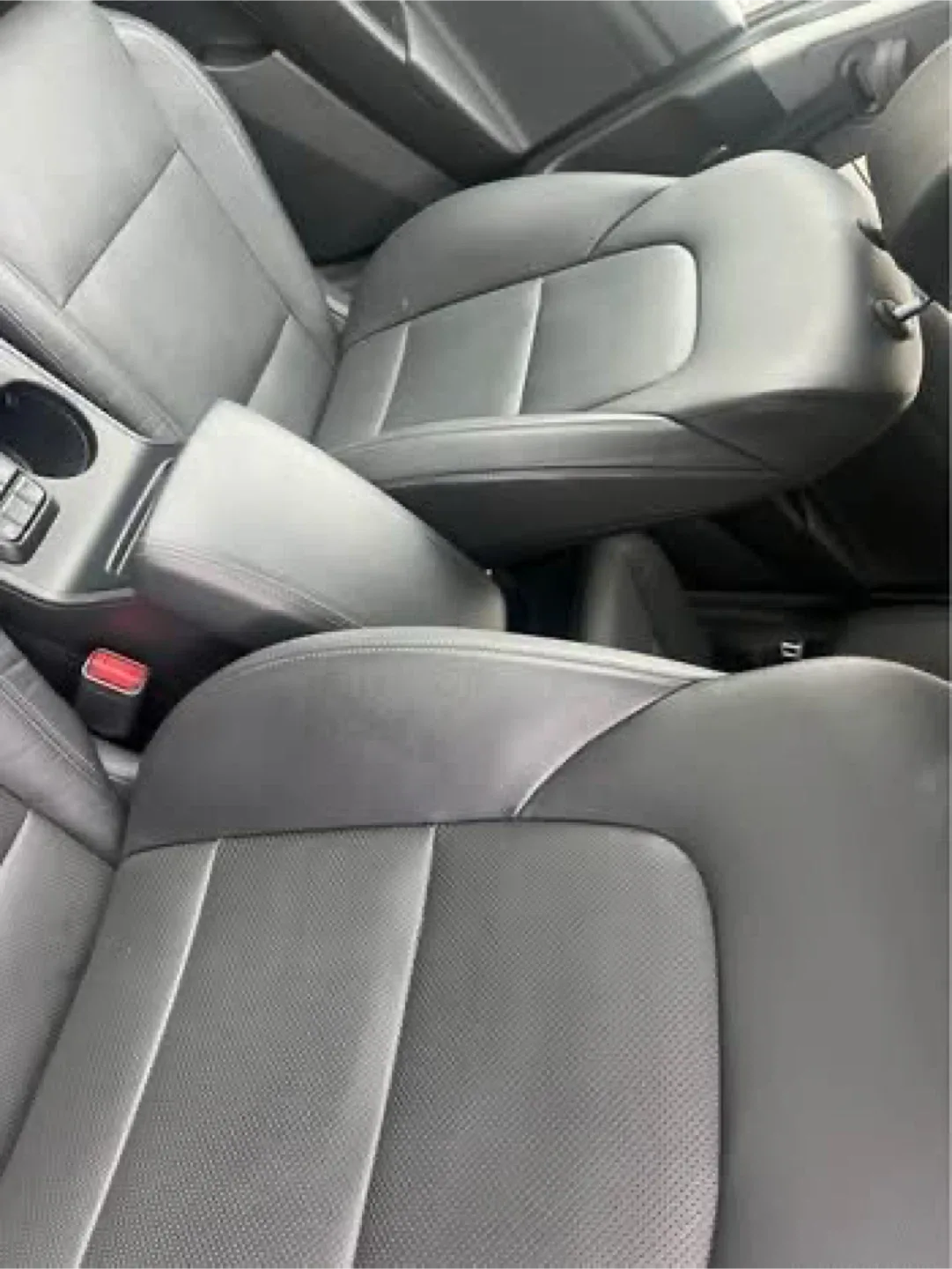 Hyundai Tucson - Black SUV image indicator(10)