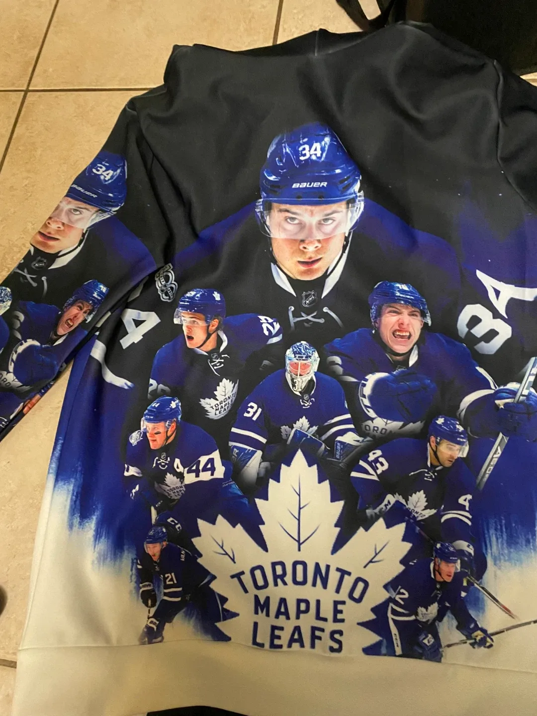 Toronto Maple Leafs Hockey Hoodie image indicator(2)