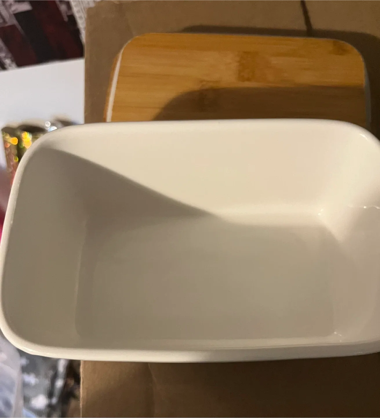 Butter White Ceramic Container with Bamboo Lid image indicator(3)