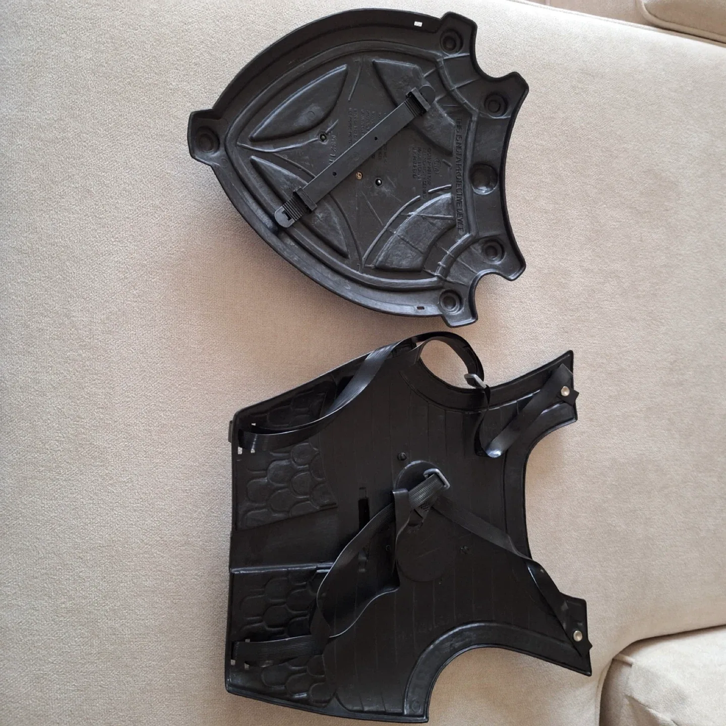 Dragon Knight Shield and Armor Set image indicator(4)