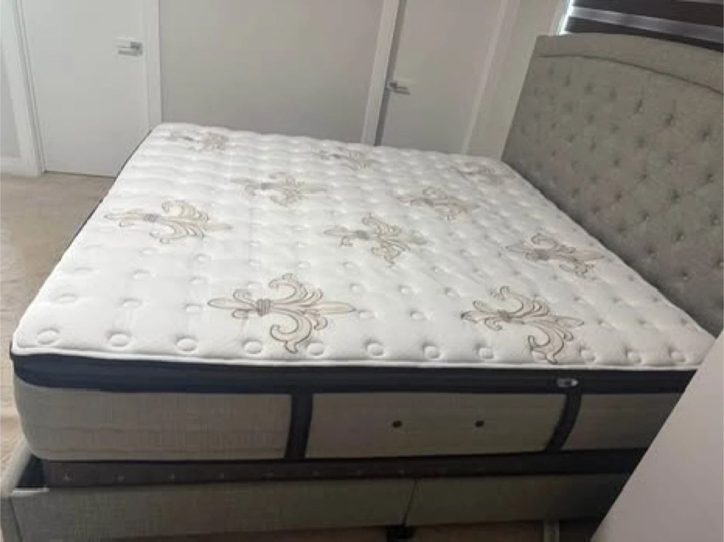 Stearns & Foster Mattress King Size - photo 4
