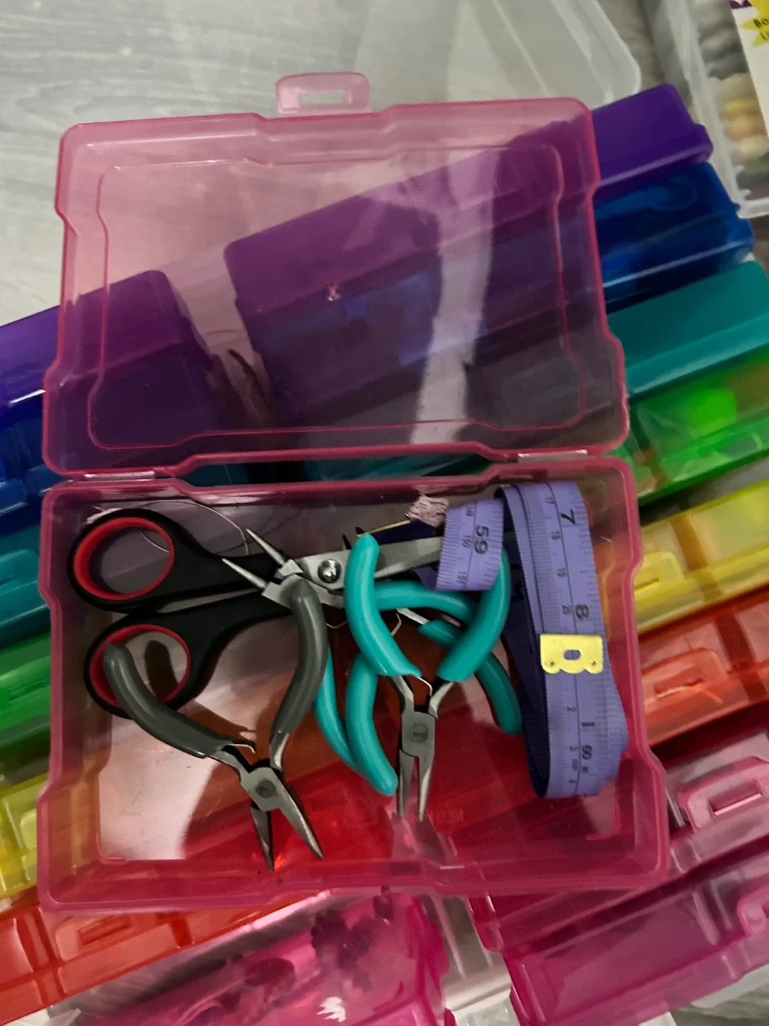 Assorted beading and bracelet kit image indicator(2)