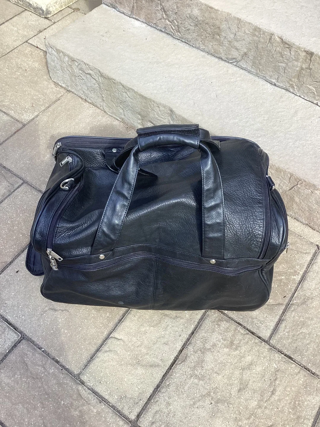 GREAT DANIER LEATHER PULL ALONG DUFFEL BAG image indicator(2)