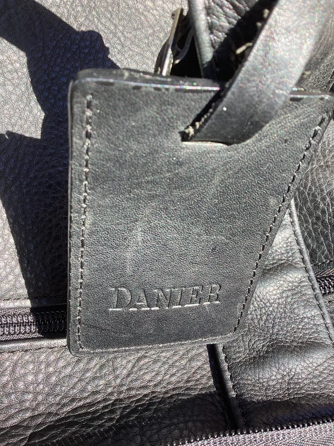 GREAT DANIER LEATHER PULL ALONG DUFFEL BAG image indicator(7)