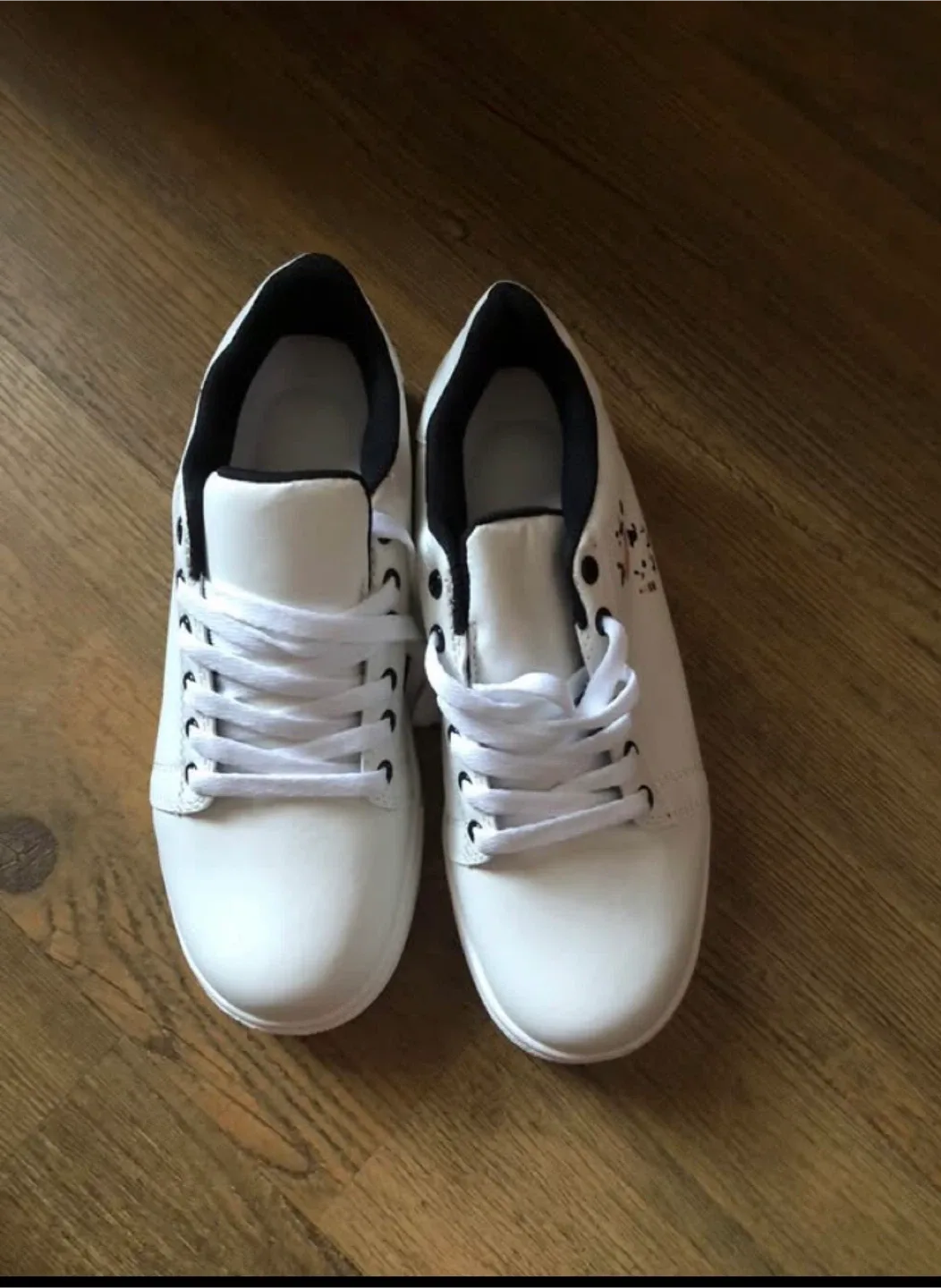 Cow running shoes image indicator(2)