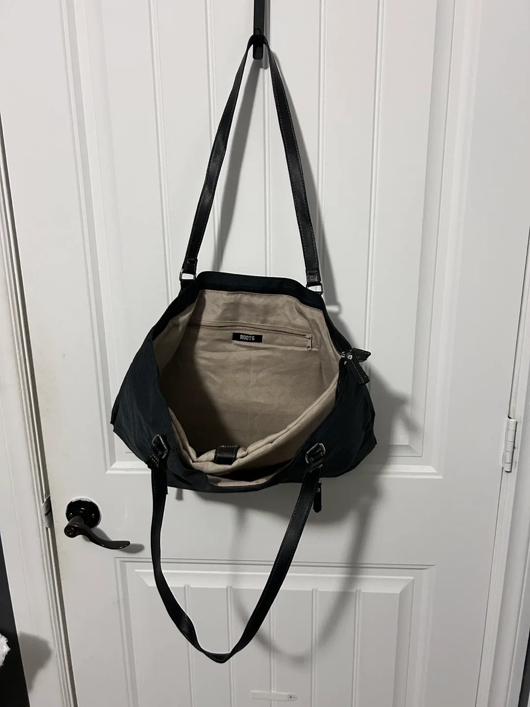 Roots tote image indicator(2)