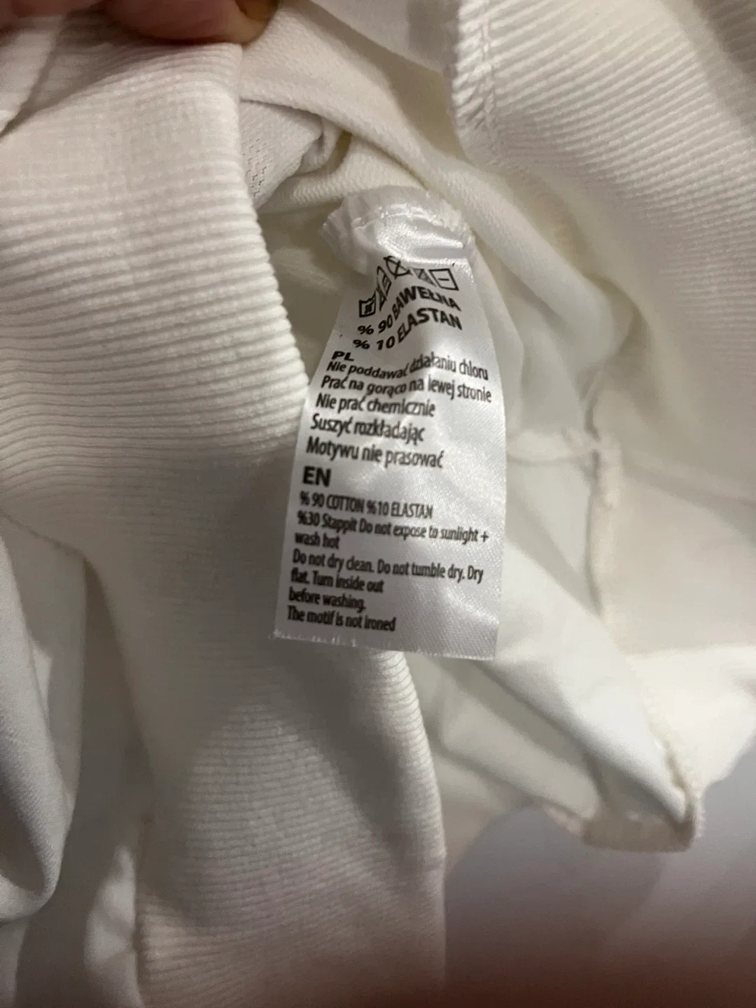 LEOLA Labubu White Sweatshirt, Size M image indicator(8)