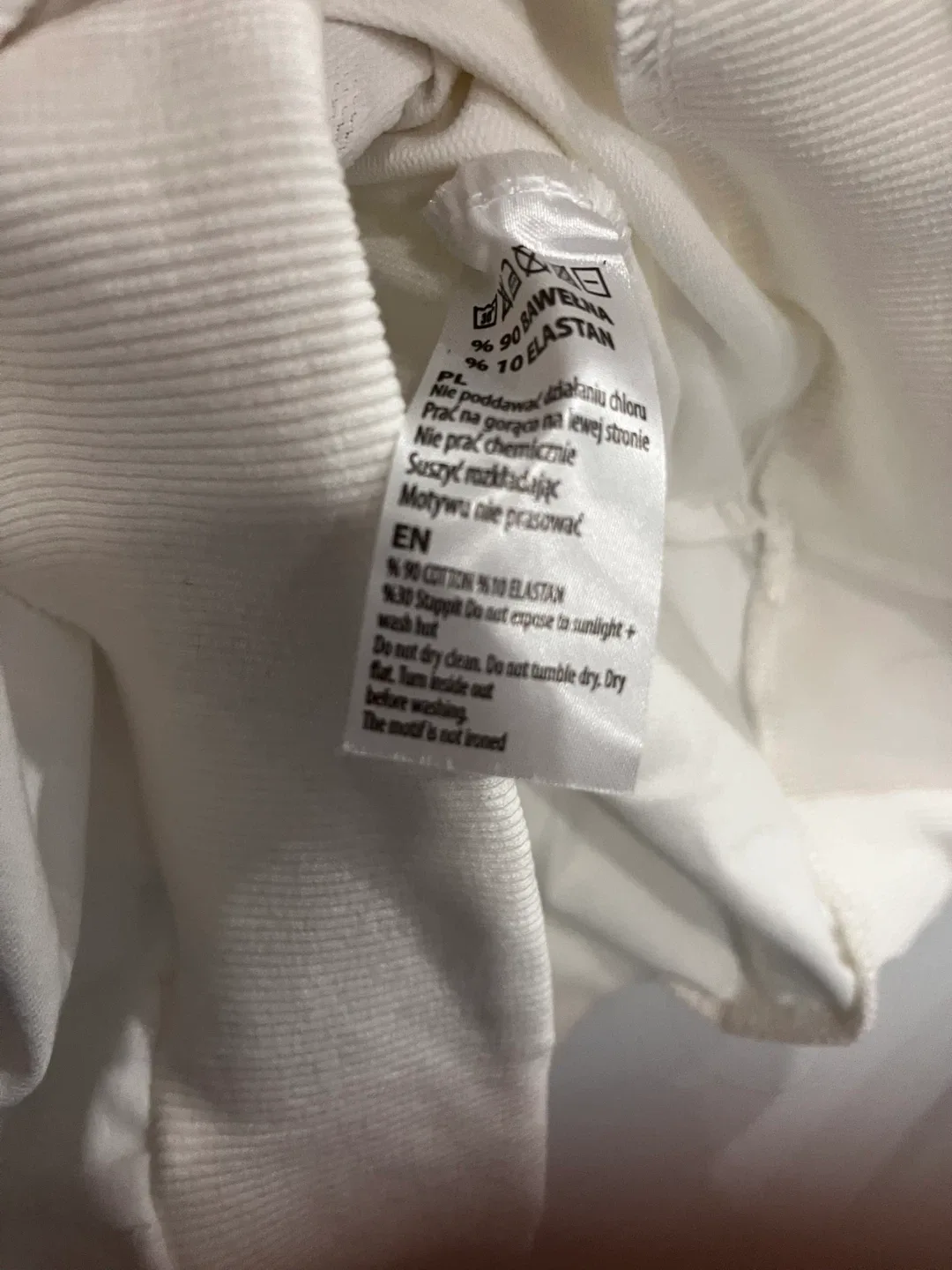 LEOLA Labubu White Sweatshirt, Size M image indicator(7)