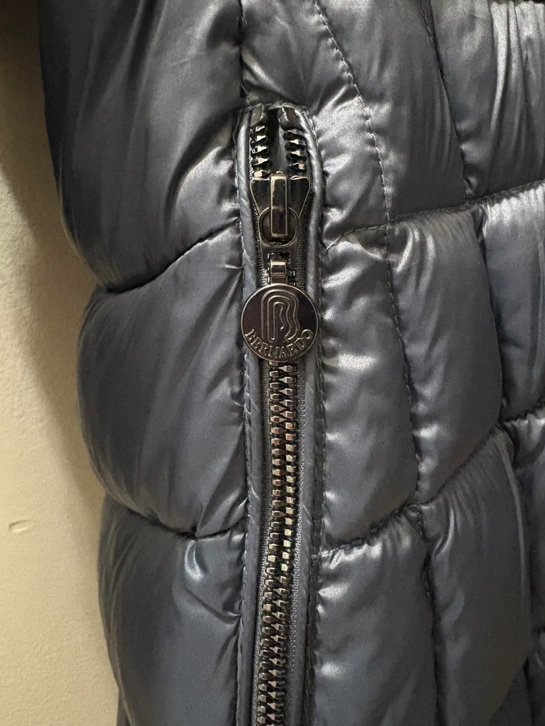 Bernardo Classic Puffer Jacket - Size L image indicator(3)