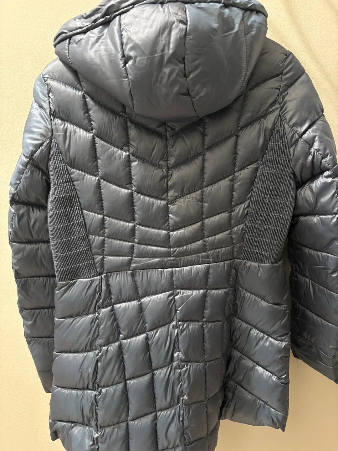 Bernardo Classic Puffer Jacket - Size L image indicator(5)