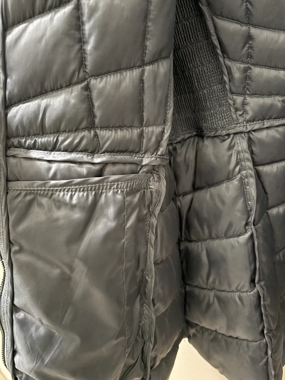 Bernardo Classic Puffer Jacket - Size L image indicator(6)