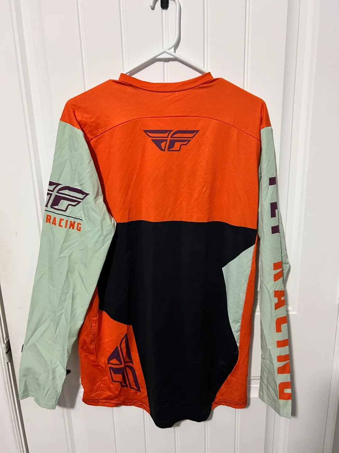 Windproof women’s jerseys image indicator(2)