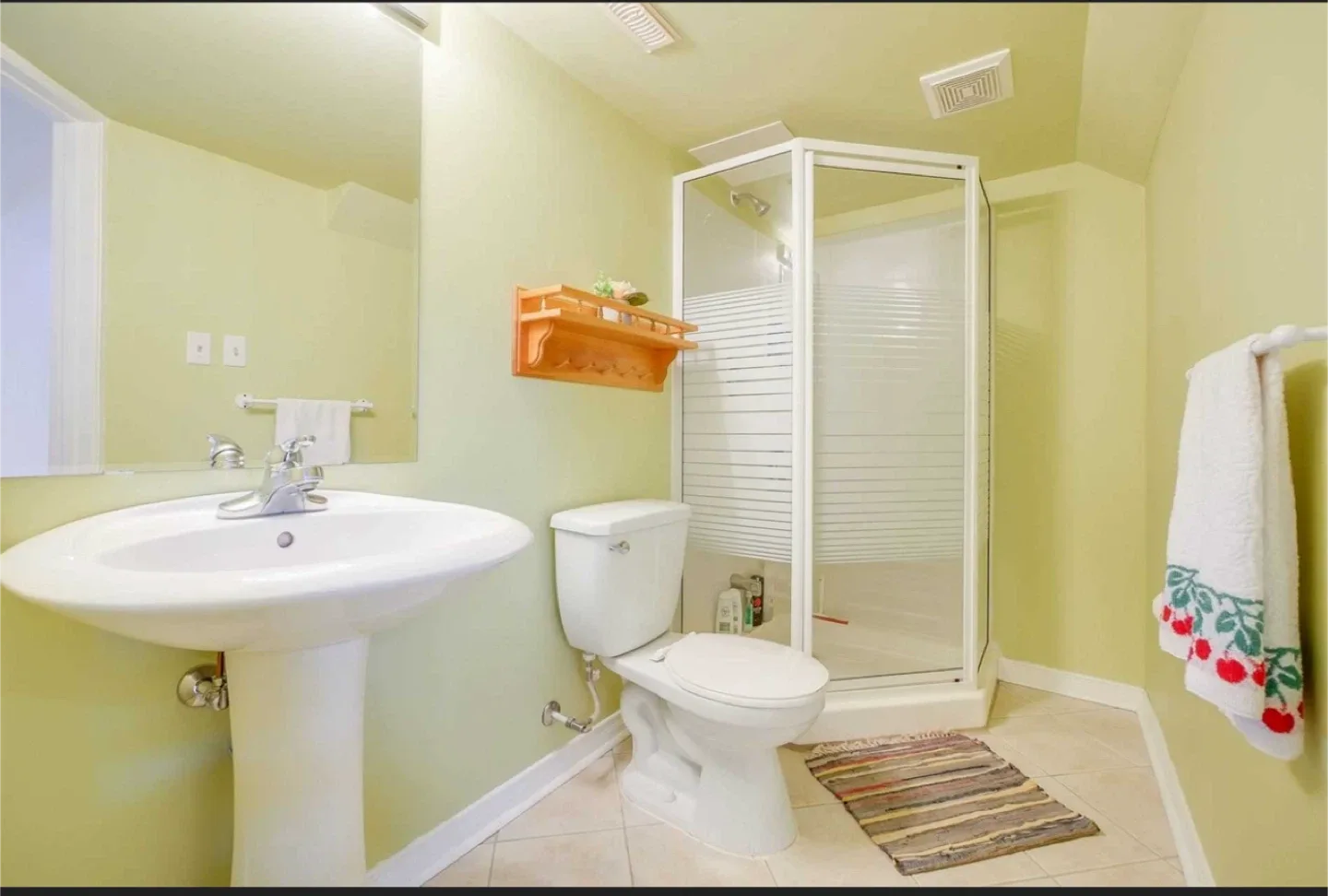 Two bedroom basement for rent image indicator(2)