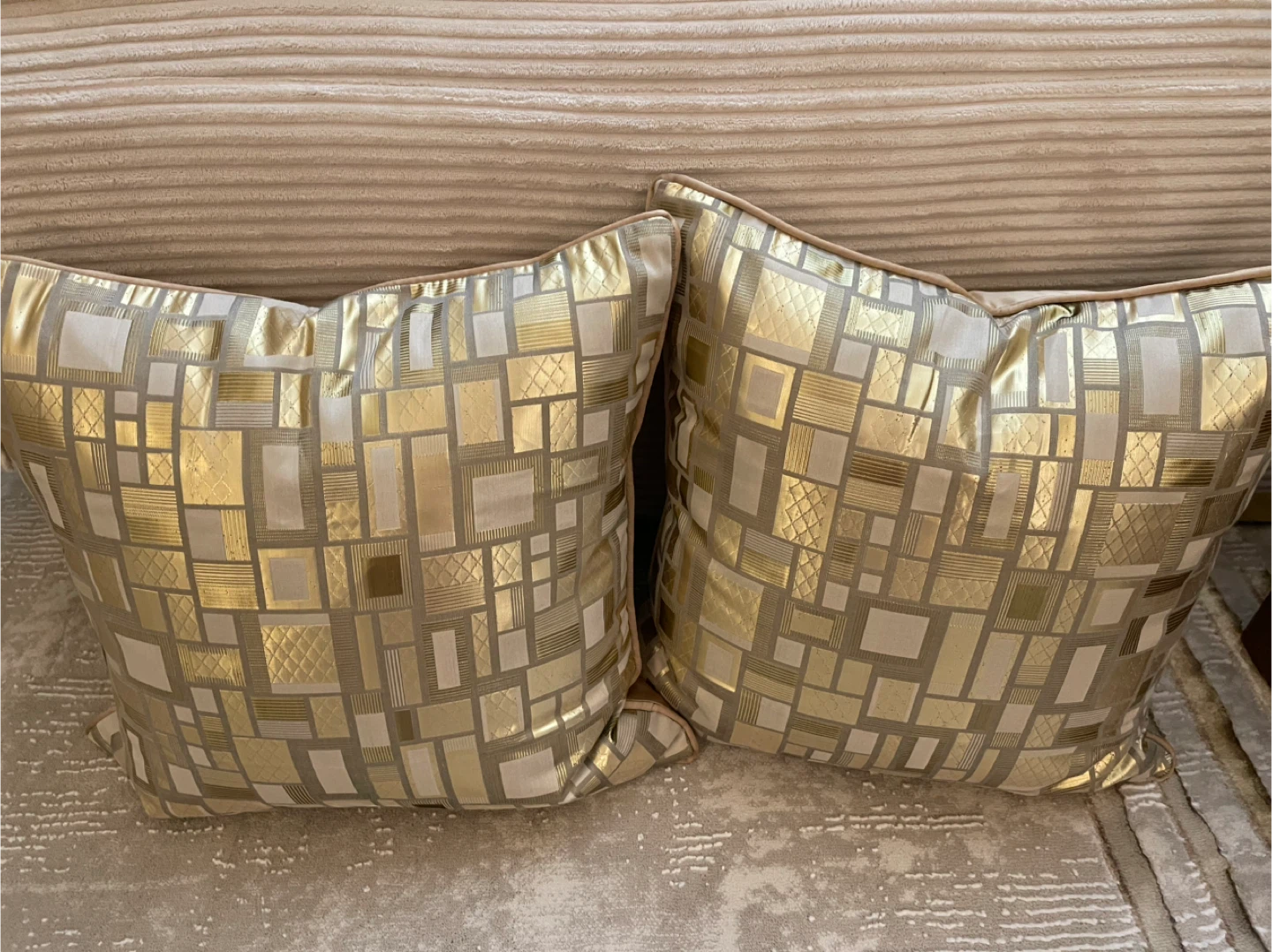 Decorative Gold Pillows - photo 4