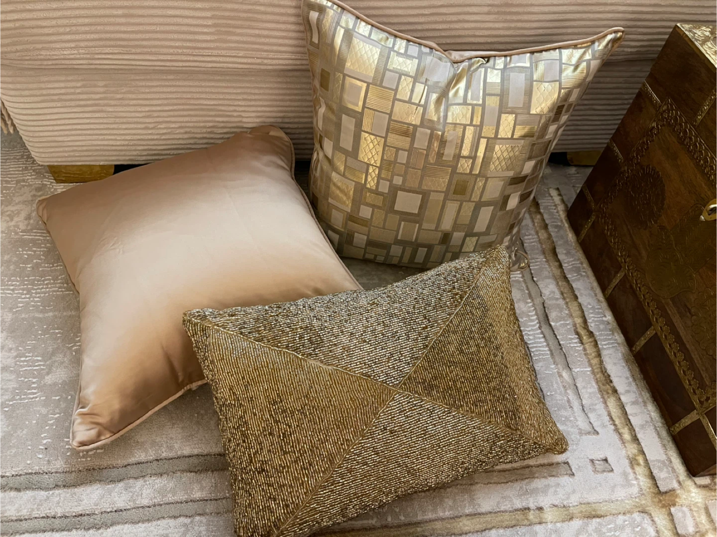 Decorative Gold Pillows - photo 5