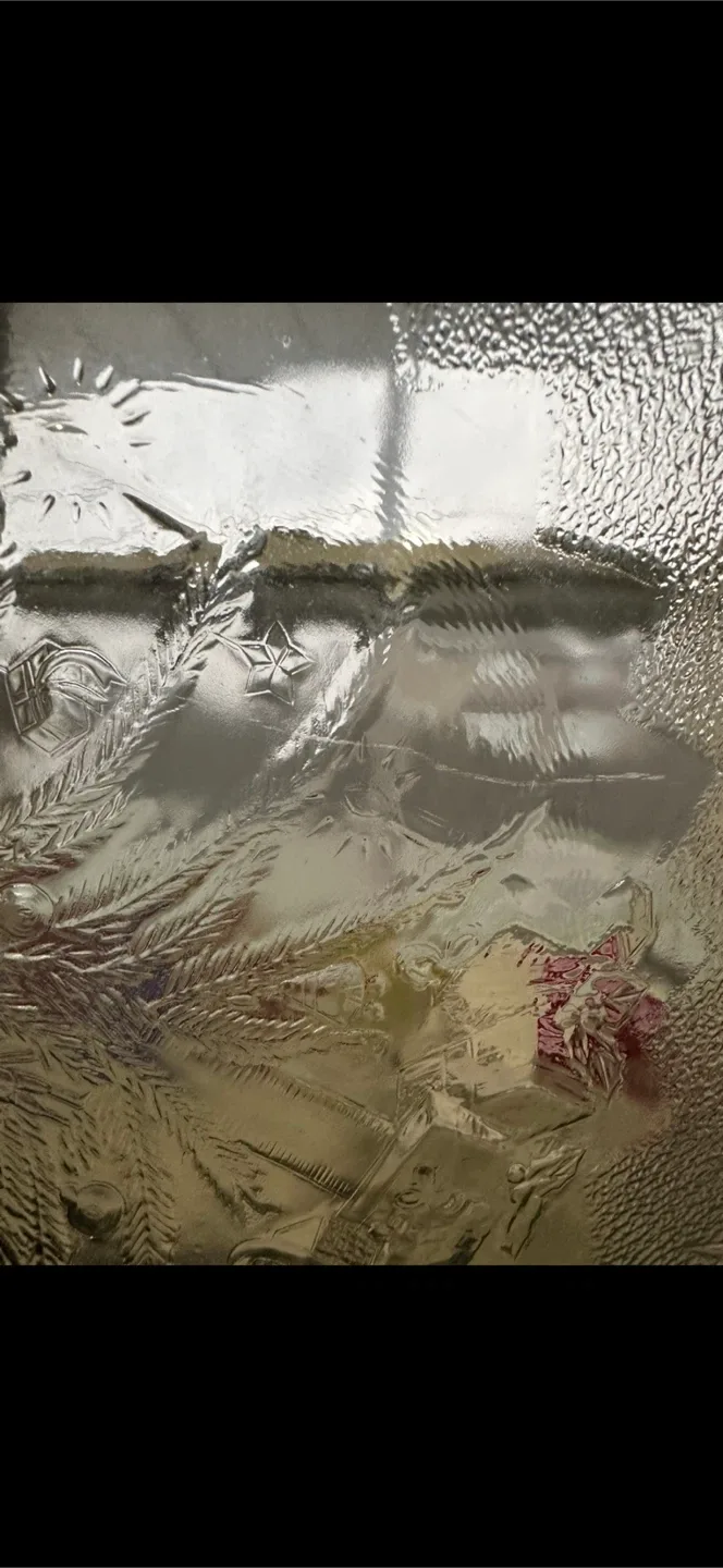 Glass Serving Platter with Leaf Design image indicator(5)