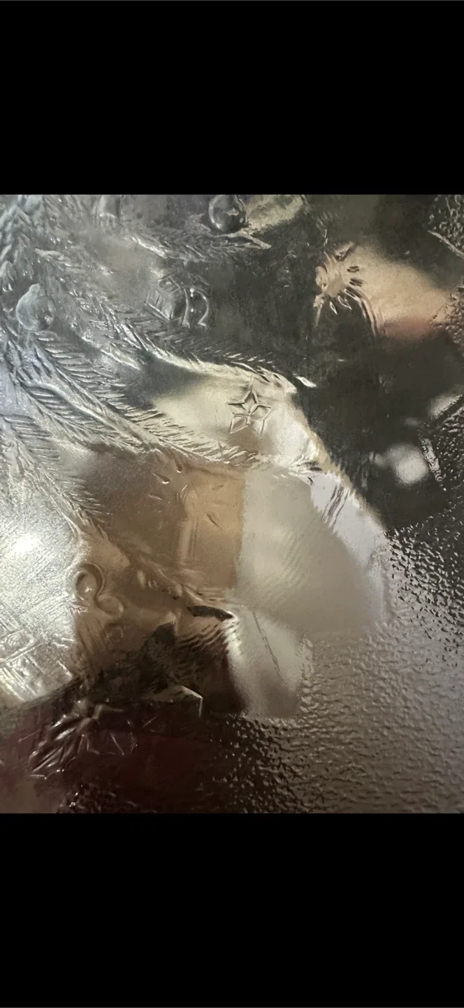 Glass Serving Platter with Leaf Design image indicator(4)