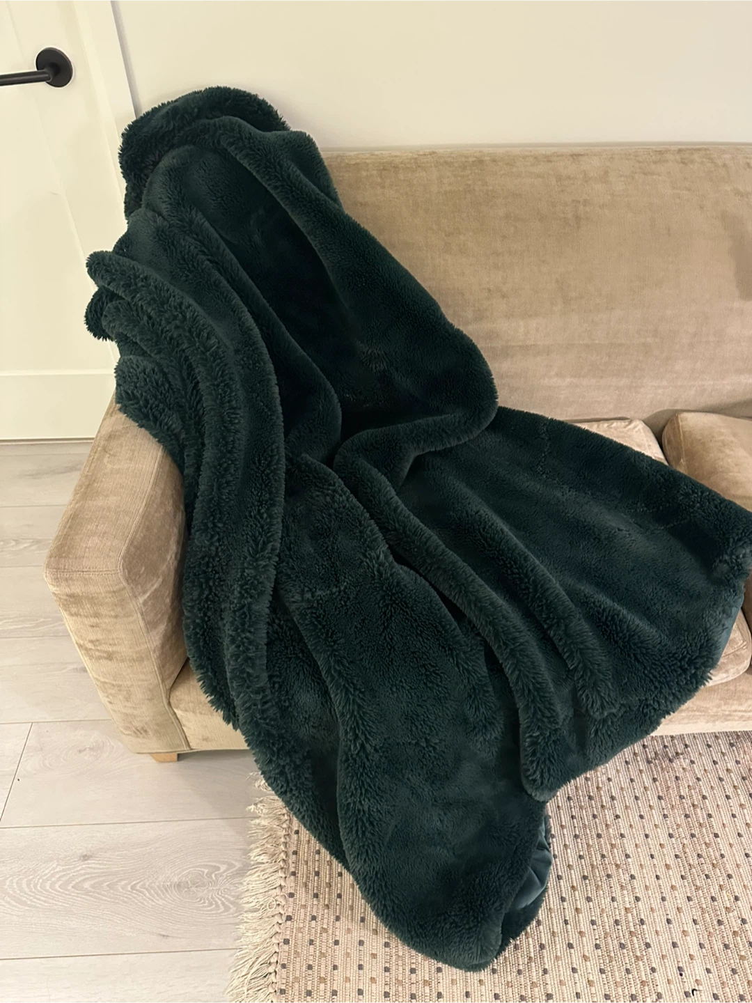 Forest Green Faux Fur Throw Blanket - photo 2