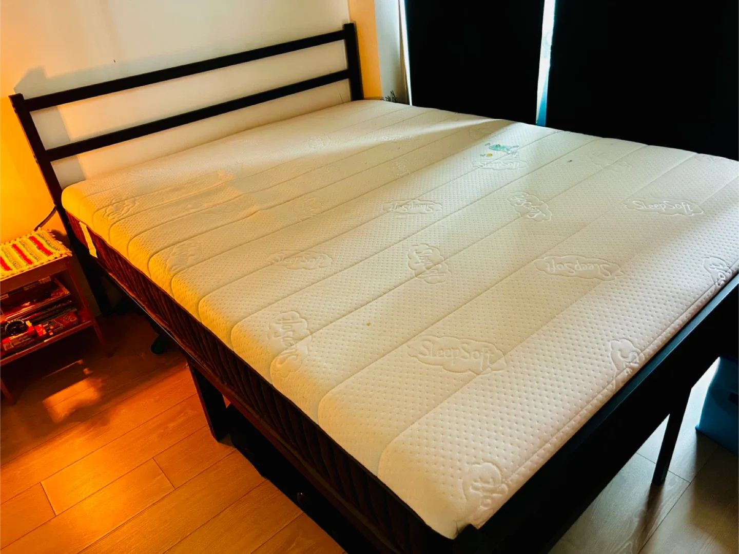 Queen Size Bed Frame with Headboard image indicator(2)