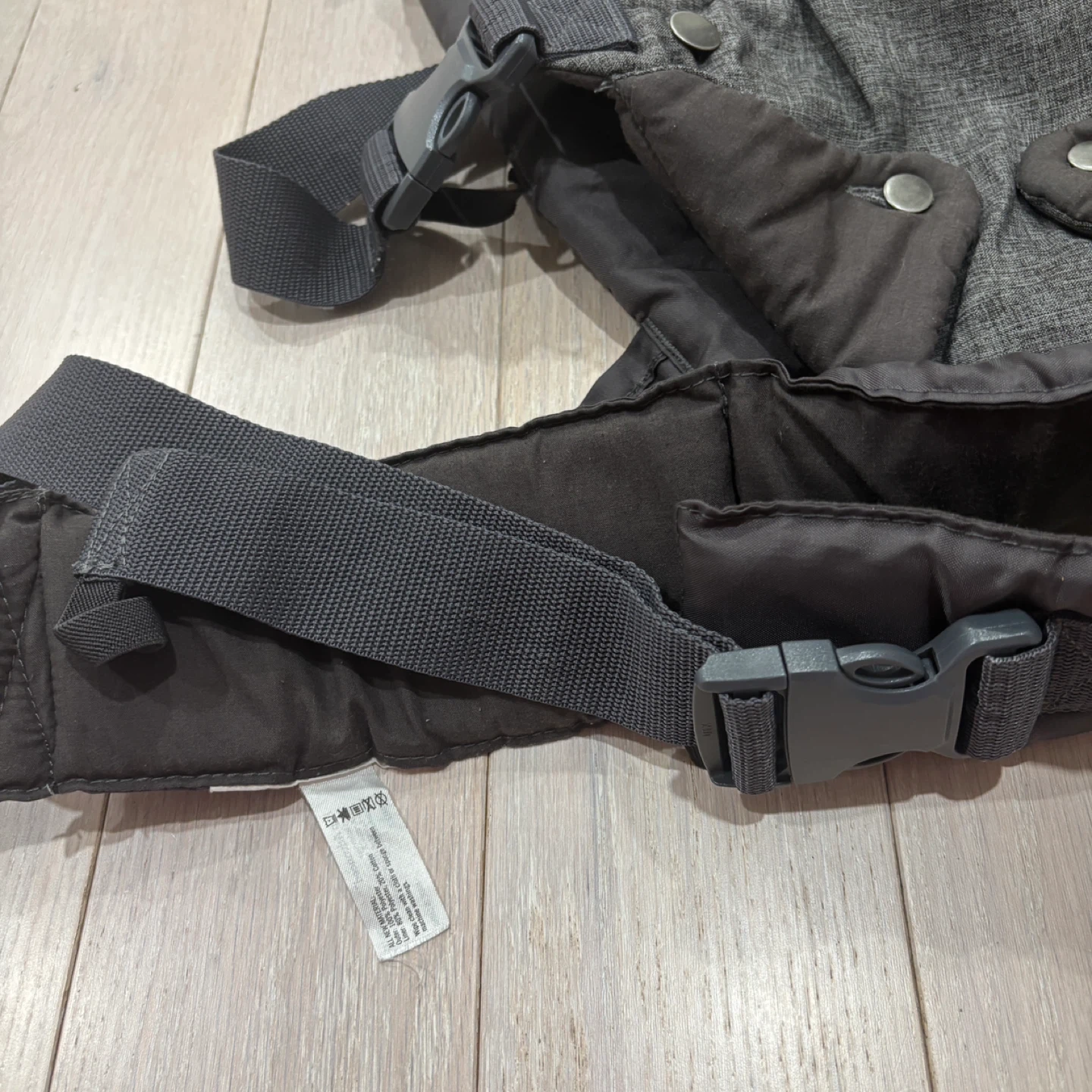 Infantino Flip 4-In-1 Convertible Baby Carrier Gray - photo 4