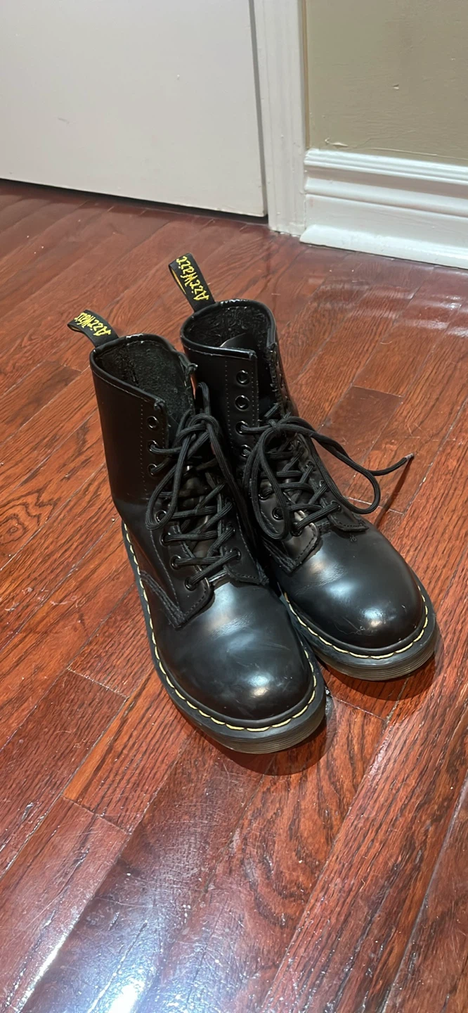 Dr. Martens Black Leather Boots W7