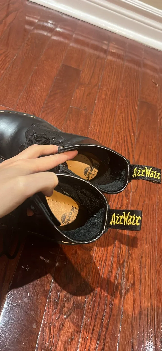 Dr. Martens Black Leather Boots W7 image indicator(3)