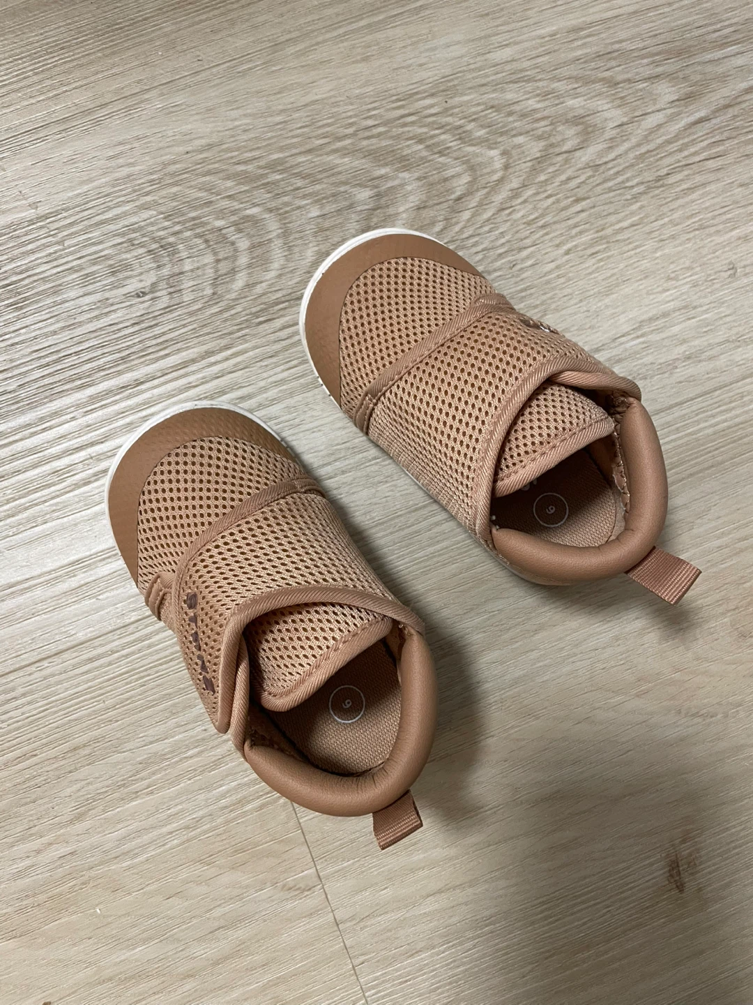 Stonz Toddler/Baby Shoes Size 6 - Like New! - photo 4