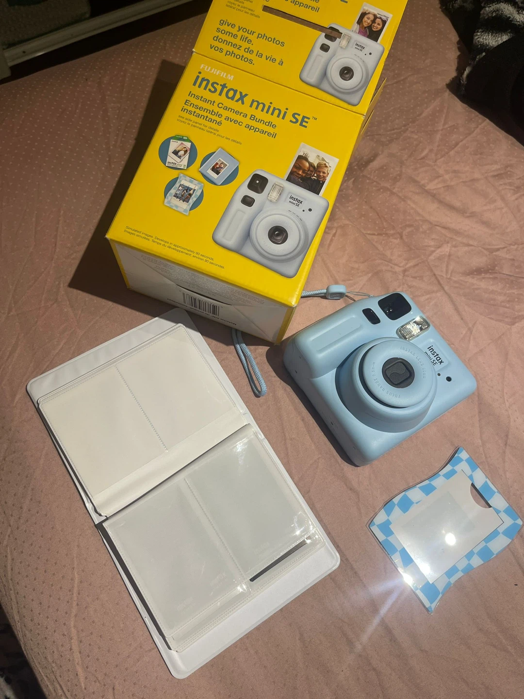 Fujifilm Instax Mini SE Instant Camera Bundle