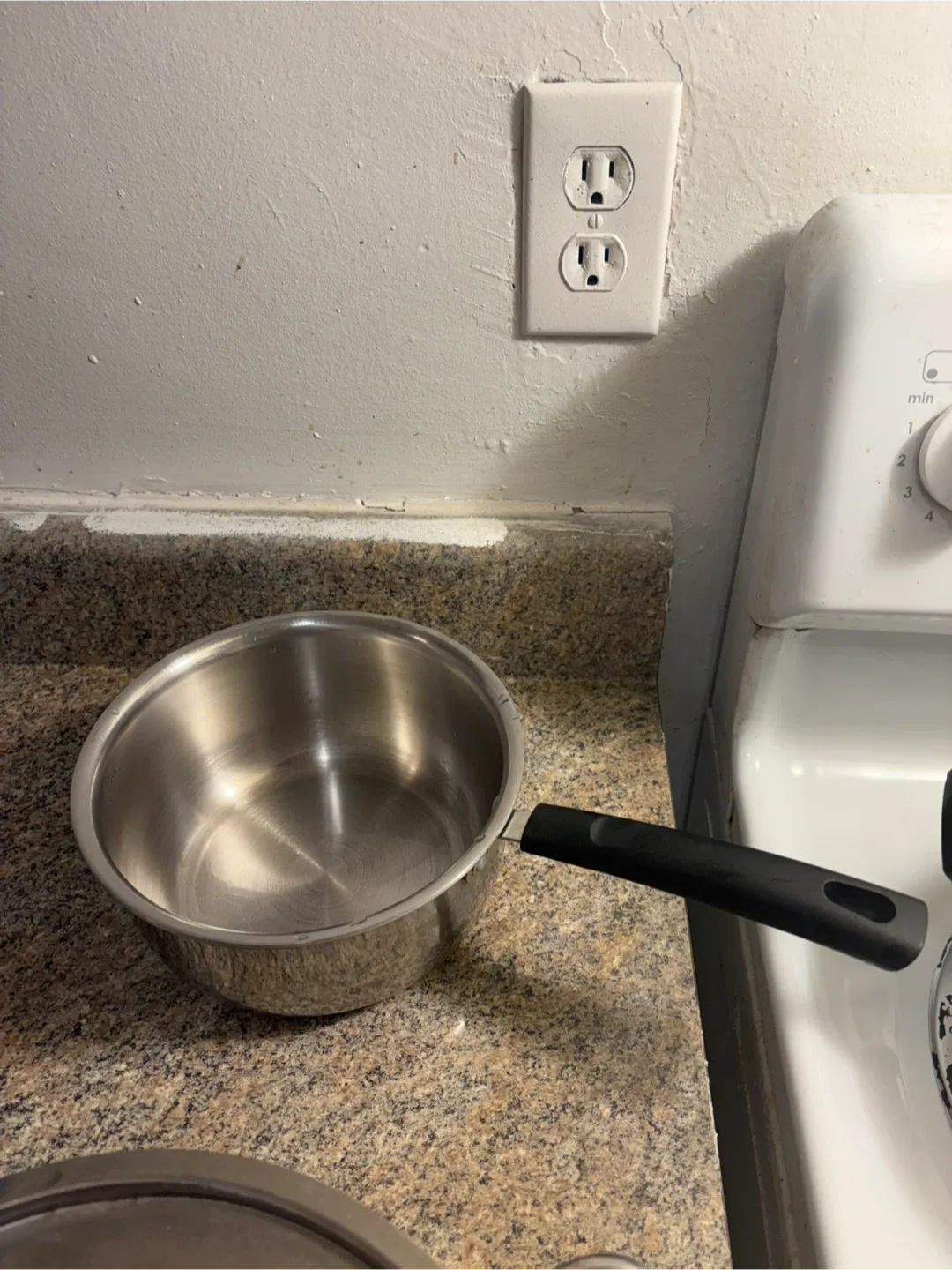 Hawkins Stainless Steel Contura Pressure Cooker and Wok set image indicator(3)