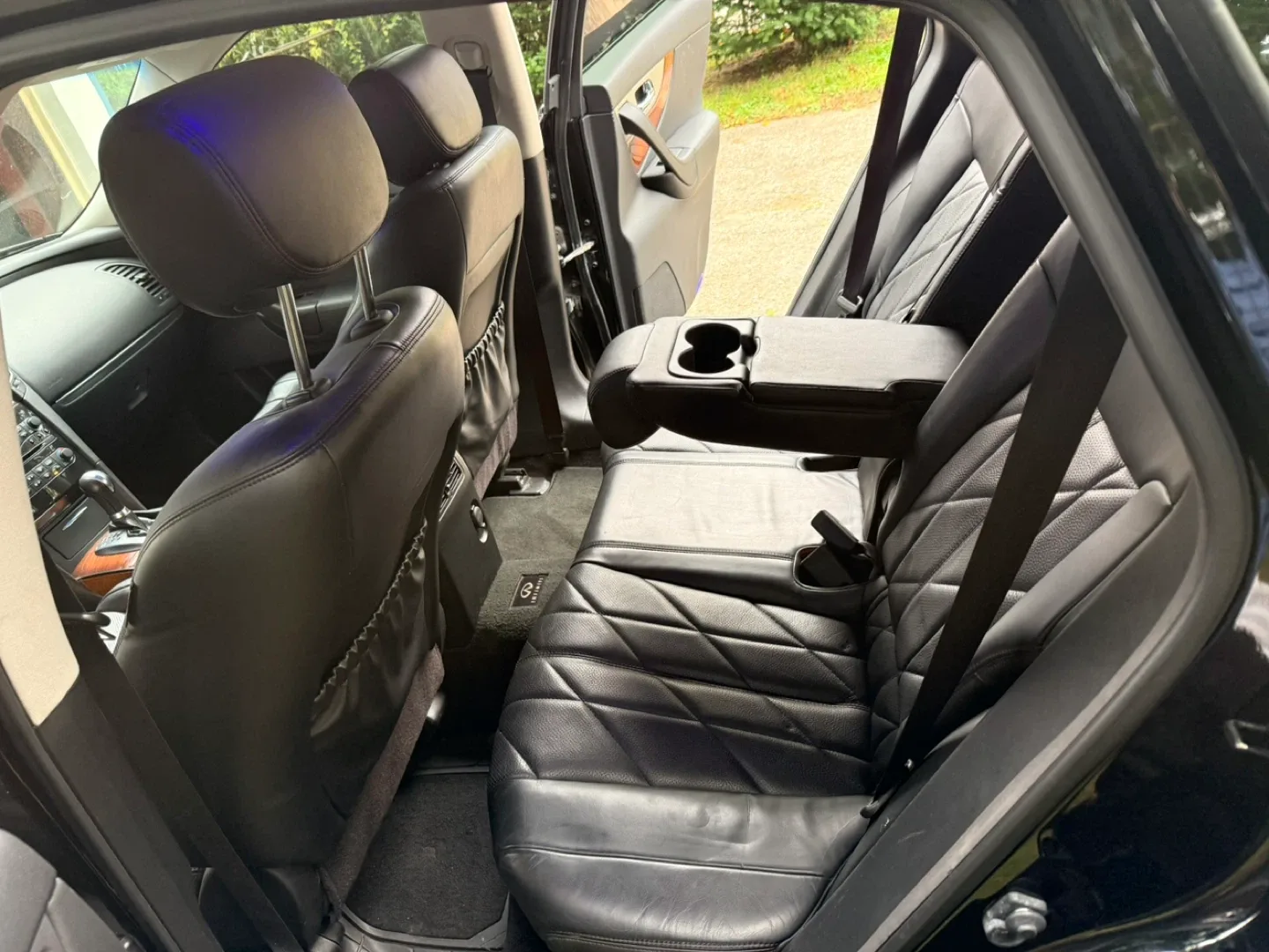 Black Infiniti FX35 SUV 2012 image indicator(7)