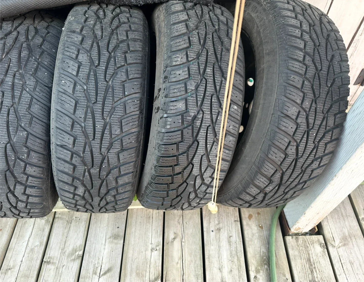 Michelin X-Ice 195/65R15 Winter Tires thumbnail