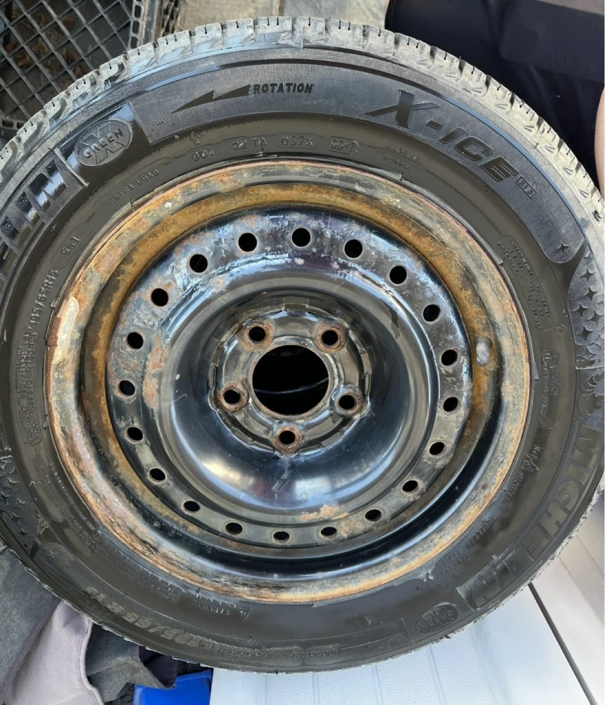 Michelin X-Ice 195/65R15 Winter Tires - photo 2