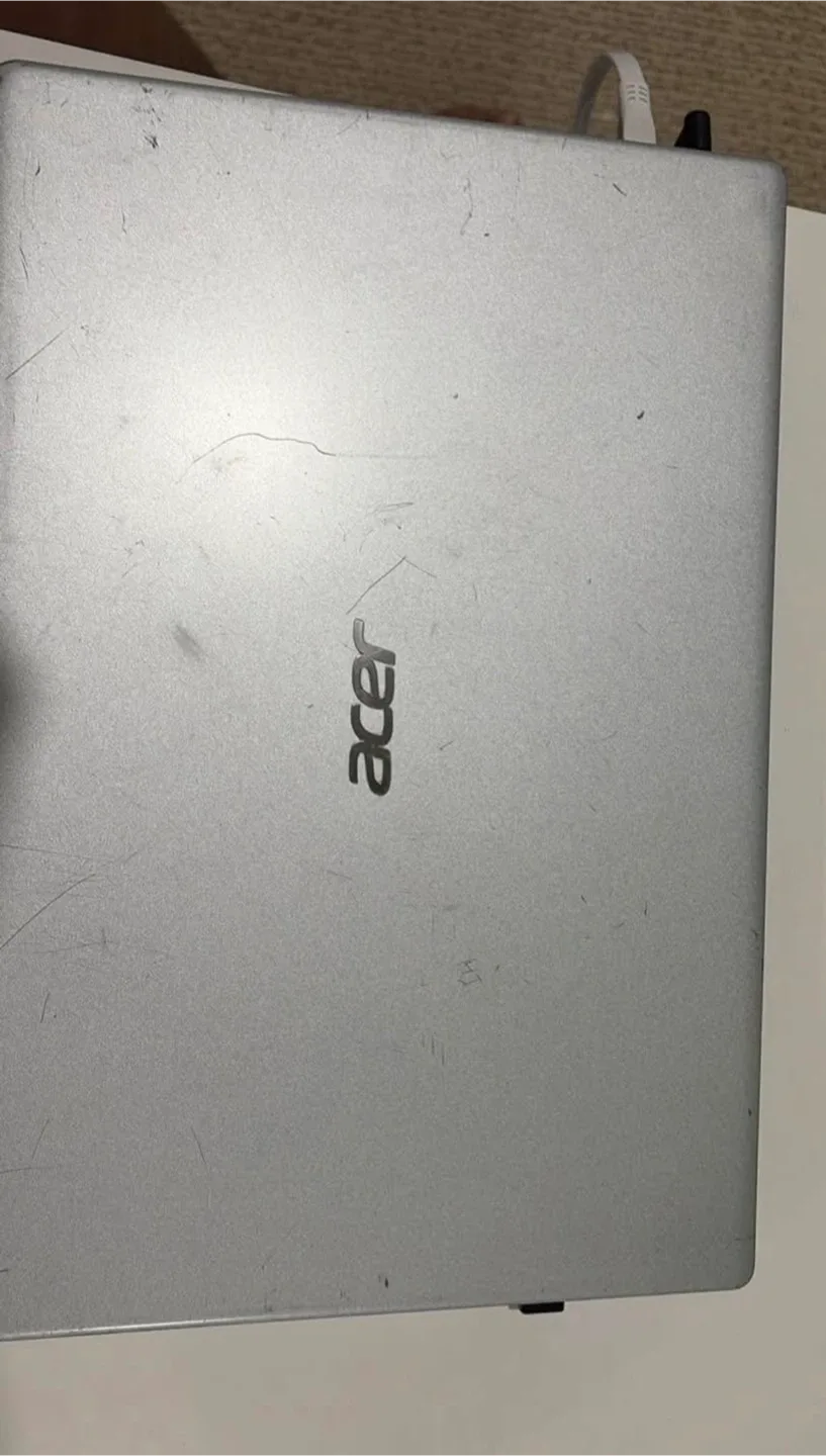 Acer Laptop - AMD Athlon Silver 3050U, 8GB RAM image indicator(2)