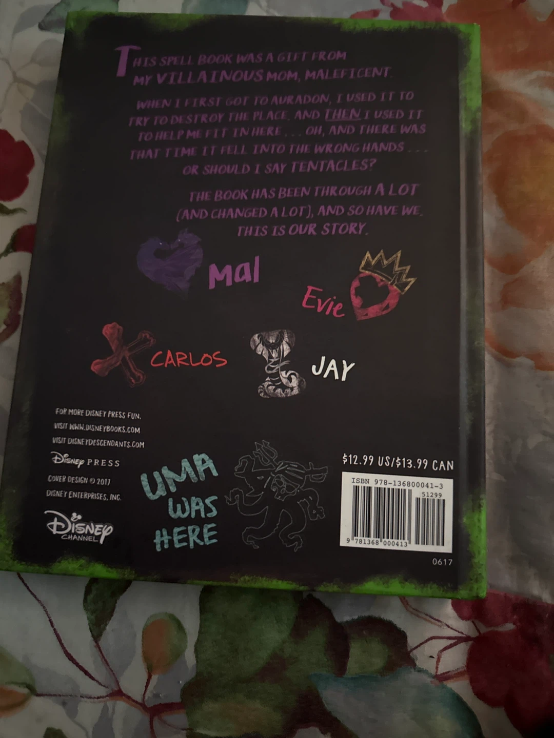 Disney Descendants 2 Mal's Spell Book II - photo 2