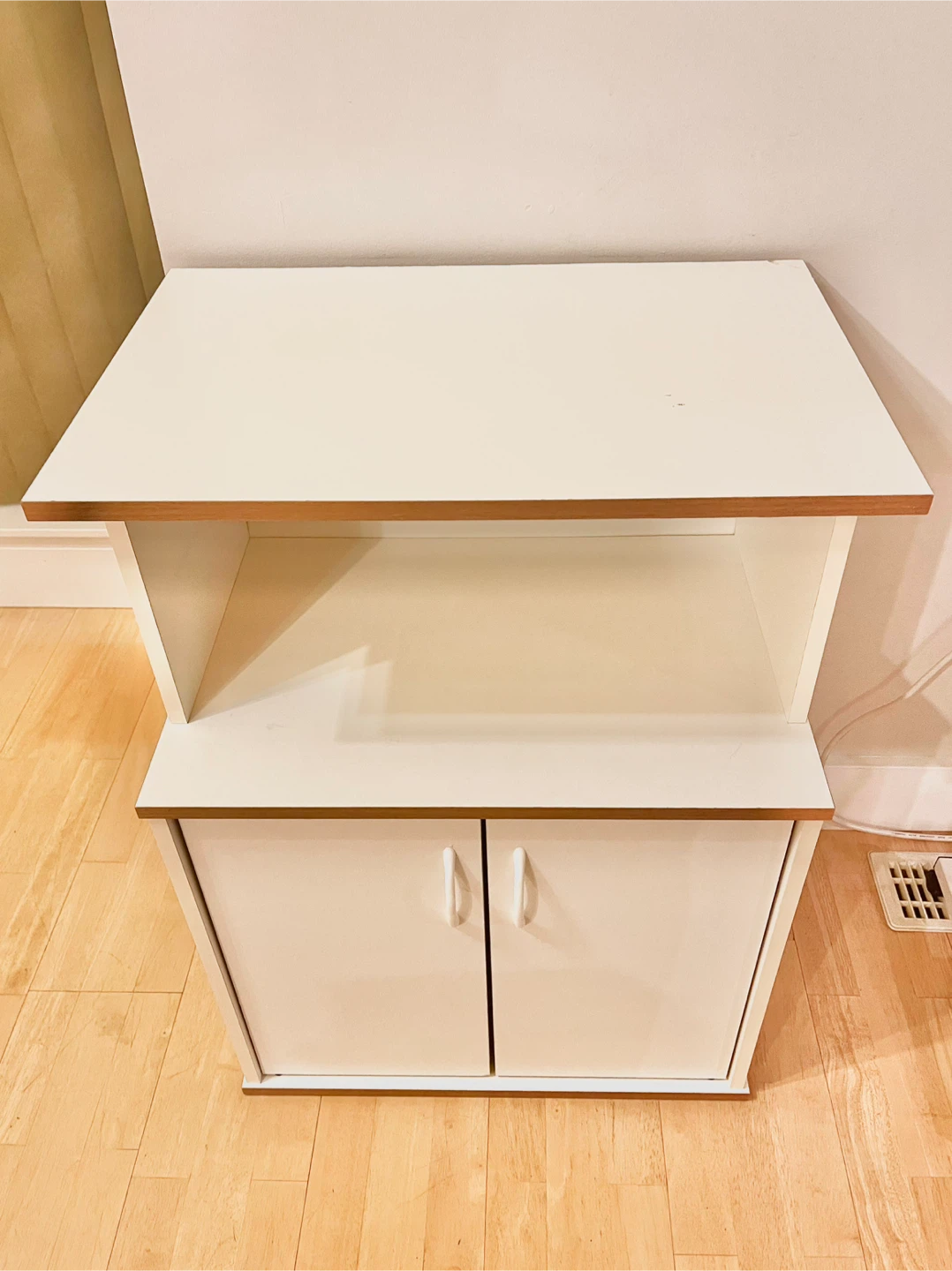 FREE Storage Shelf Cabinet (Great condition) - photo 3